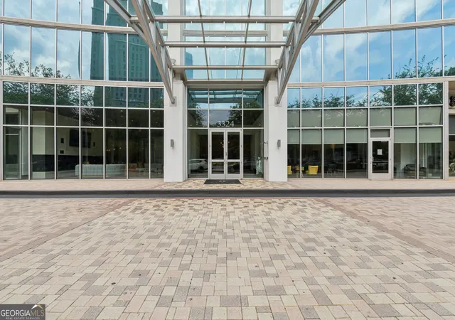 Photo 2 of Condo for sale at 3324 Peachtree Rd Ne #1518, Atlanta, GA 30326 | MLS# 10729189 | Listing updated on 2026-04-24