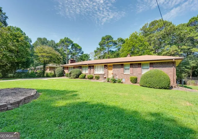 Photo 3 of Sale Pending at 1419 Jon Juca Ct, Stone Mountain, GA 30088 | MLS# 10829110 | Listing updated on 2026-09-06