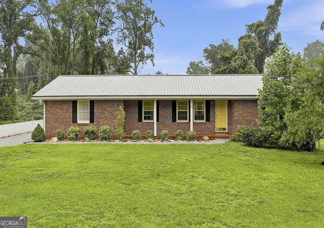 1st image of 19 Colonial Dr, Newnan, GA 30263 | MLS# 10789186