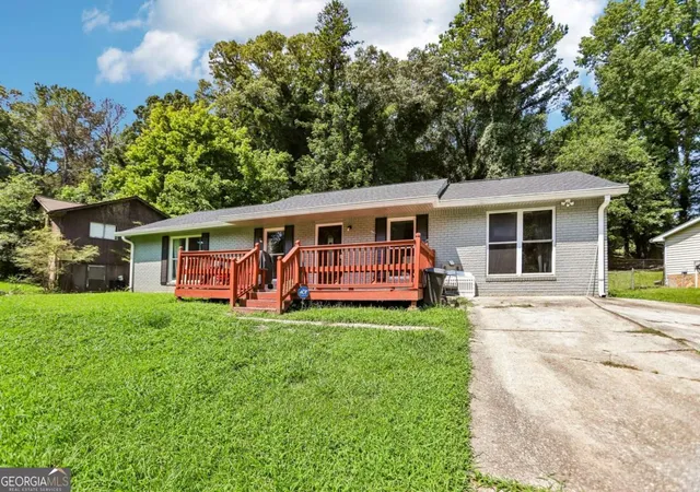 Photo 2 of Single family home for sale at 201 Meadowlark Ln, Jonesboro, GA 30236 | MLS# 10821937 | Listing updated on 2026-09-05