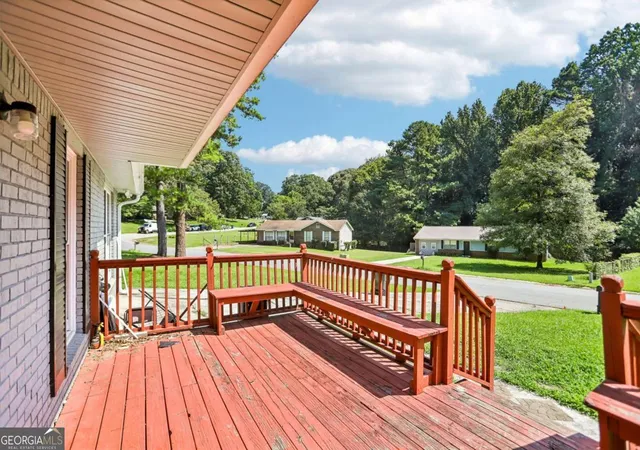 Photo 3 of Single family home for sale at 201 Meadowlark Ln, Jonesboro, GA 30236 | MLS# 10821937 | Listing updated on 2026-09-05