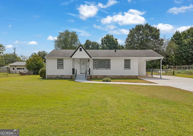 Photo 1 of Single family home for sale at 1655 Lucelle Ave, Stone Mountain, GA 30087 | MLS# 10835751 | Listing updated on 2026-09-12