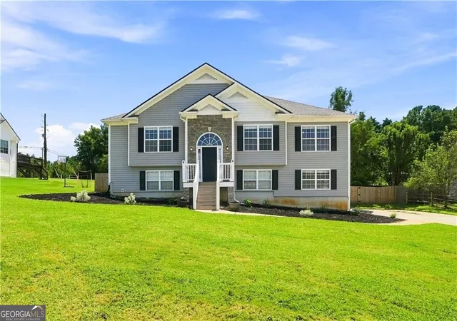 2nd image of 39 Dunleith Dr, Dallas, GA 30132 | MLS# 10831170