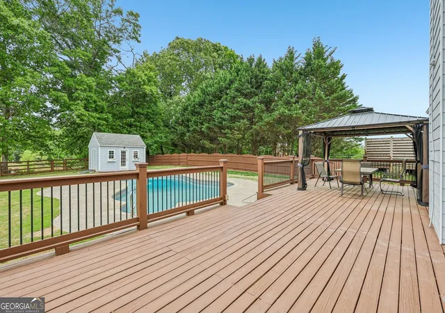 Photo 4 of Sale Pending at 7125 Crk Ridge Dr, Gainesville, GA 30506 | MLS# 10733057 | Listing updated on 2026-07-22