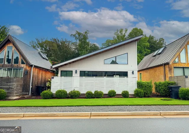 3rd image of 110 Basil Wy, Fayetteville, GA 30214 | MLS# 10820215