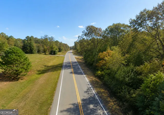 Photo 6 of Sale Pending at 135 Canyon Rd, Woodbury, GA 30293 | MLS# 10833792 | Listing updated on 2026-10-11