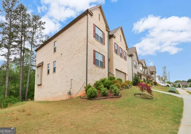 Homes for sale in Lilburn, GA | 327 Round Pond Dr, Lilburn, GA 30047 | MLS# 10740191