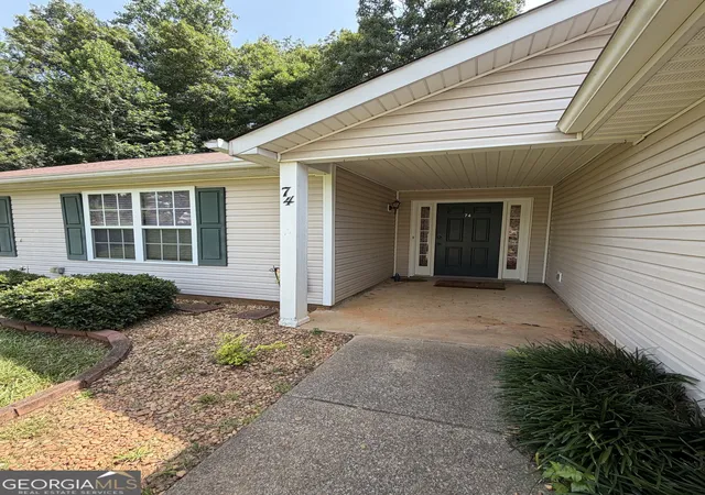 Homes for sale in Grantville, GA | 74 Canterbury Dr, Grantville, GA 30220 | MLS# 10599881