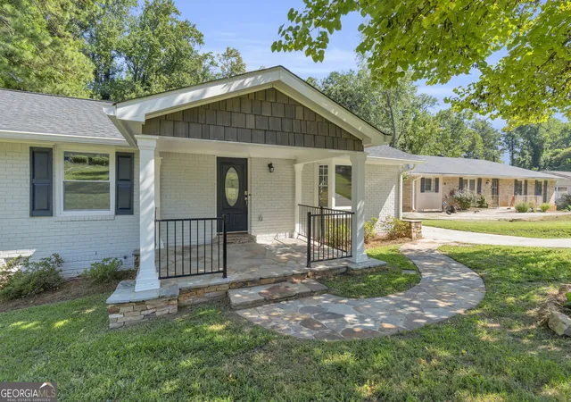 Photo 2 of Single family home for sale at 4246 Colony East Dr, Stone Mountain, GA 30083 | MLS# 10834980 | Listing updated on 2026-09-18