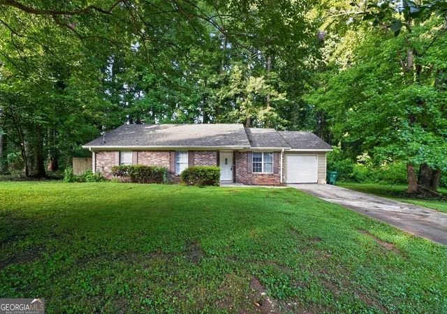 2nd image of 5881 Seam St, Lithonia, GA 30058 | MLS# 10759815