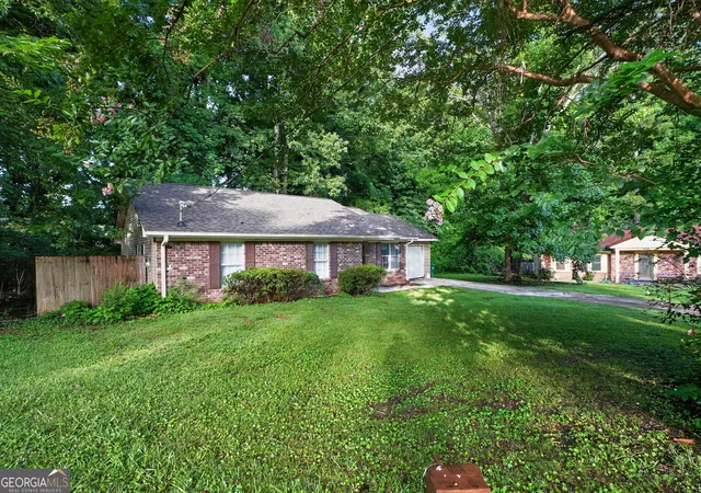 3rd image of 5881 Seam St, Lithonia, GA 30058 | MLS# 10759815