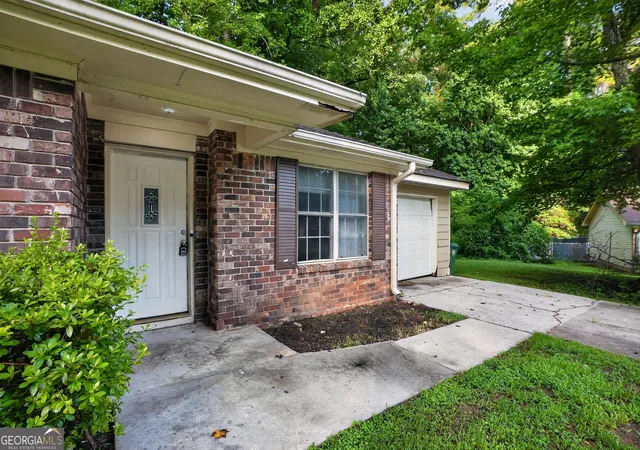 4th image of 5881 Seam St, Lithonia, GA 30058 | MLS# 10759815
