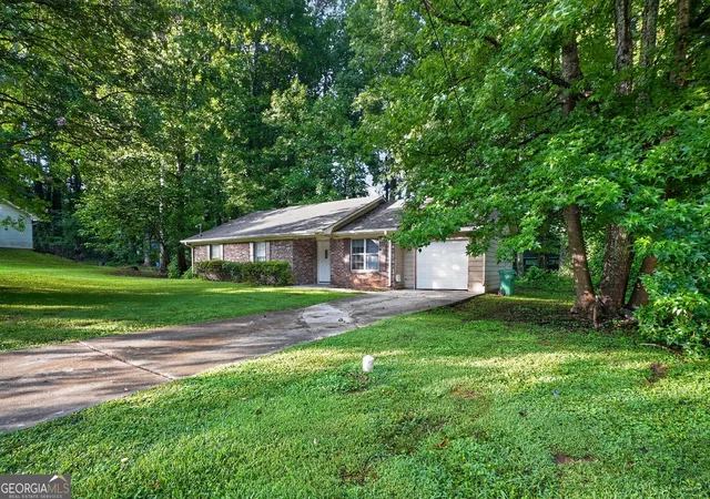 5th image of 5881 Seam St, Lithonia, GA 30058 | MLS# 10759815