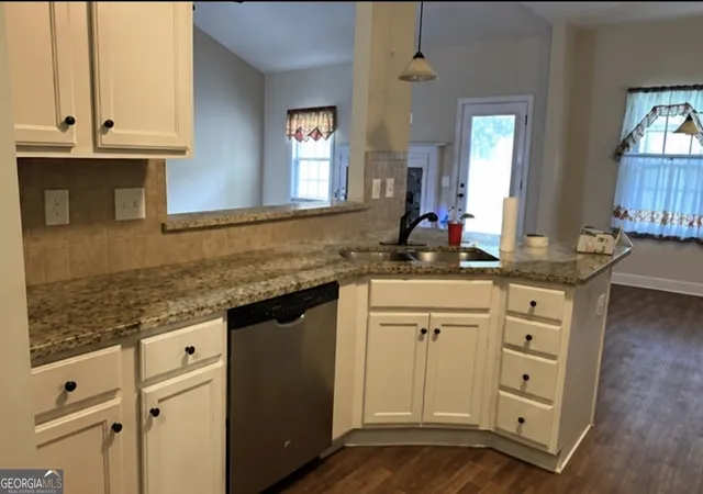2nd image of 210 Summergate Ln, Villa Rica, GA 30180 | MLS# 10817907