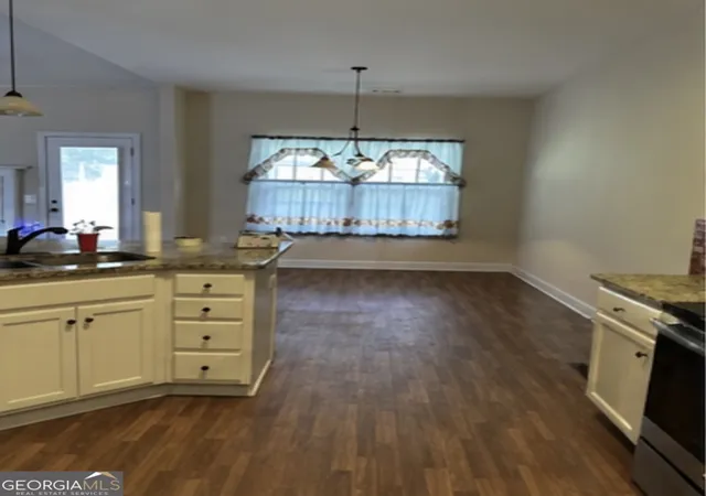 4th image of 210 Summergate Ln, Villa Rica, GA 30180 | MLS# 10817907