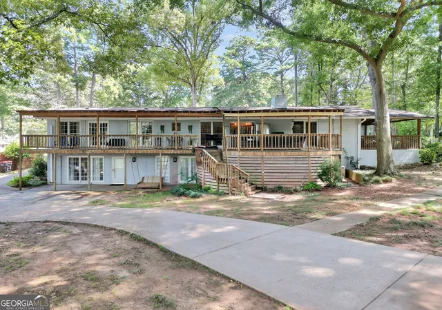 Photo 3 of Single family home for sale at 1327 Lakeshore Dr, Griffin, GA 30224 | MLS# 10822393 | Listing updated on 2026-08-28