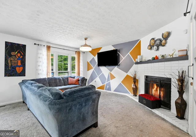 Photo 3 of Single family home for sale at 405 King Arthur Ct, Jonesboro, GA 30236 | MLS# 10785927 | Listing updated on 2026-08-15