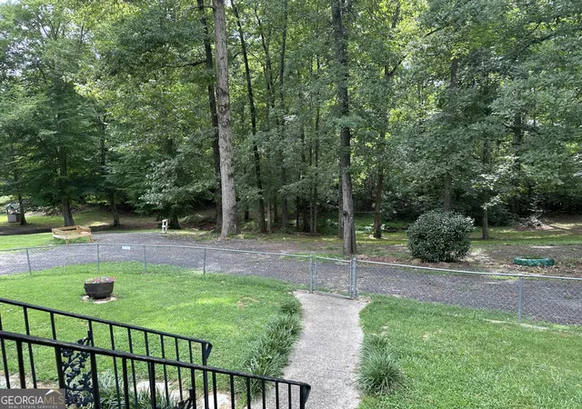 Photo 4 of Single family home for sale at 260 Lamar Smith Dr, Newnan, GA 30263 | MLS# 10803945 | Listing updated on 2026-10-03