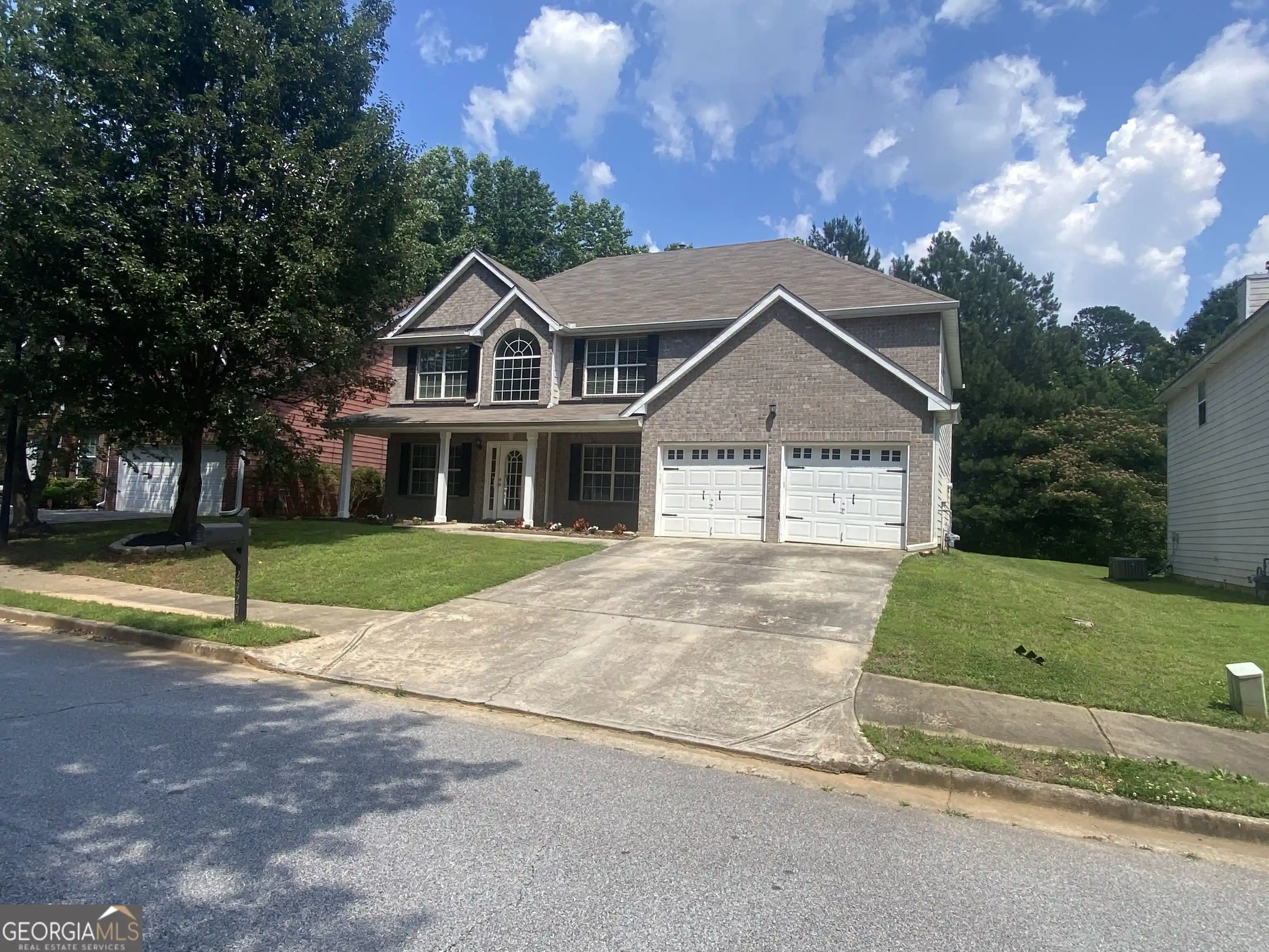 Photo 1 of Single family home for sale at 2920 Chilhowee Dr, South Fulton, GA 30331 | MLS# 10857293 | Listing updated on 2026-10-15