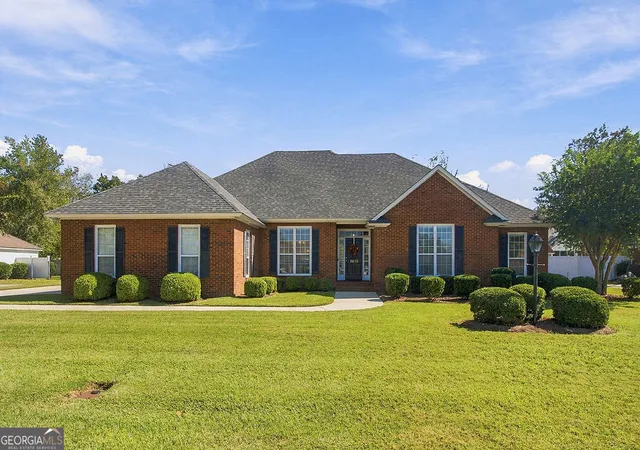 Single family home for sale at 3613 Arbor Run Dr, Valdosta, GA 31605 | MLS# 10879964
