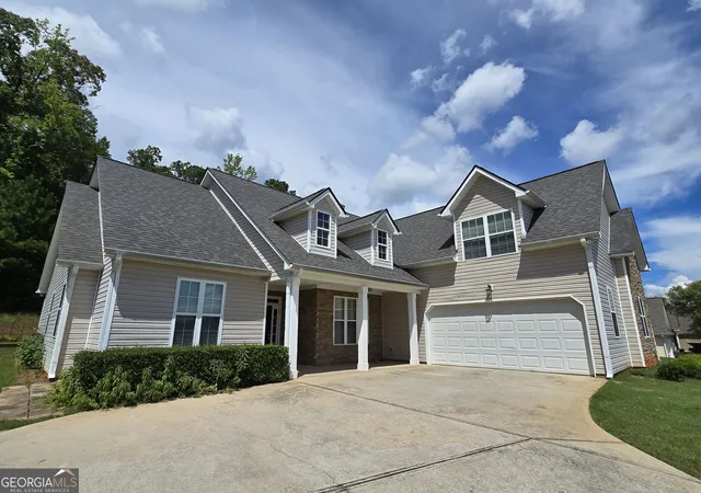 Photo 3 of Single family home for sale at 110 Lexington Park Dr, Lagrange, GA 30241 | MLS# 10820048 | Listing updated on 2026-09-11