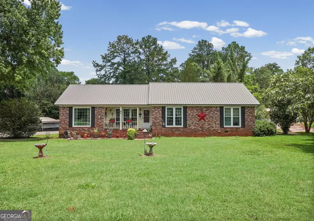 Homes for sale in Albany, GA | 3511 W Surrey Rd, Albany, GA 31721 | MLS# 10791636