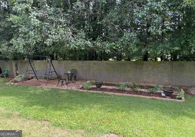 Photo 3 of Sale Pending at 69 Beaver Run Rd, Newnan, GA 30263 | MLS# 10825851 | Listing updated on 2026-09-27