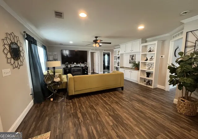 Photo 4 of Sale Pending at 69 Beaver Run Rd, Newnan, GA 30263 | MLS# 10825851 | Listing updated on 2026-09-27