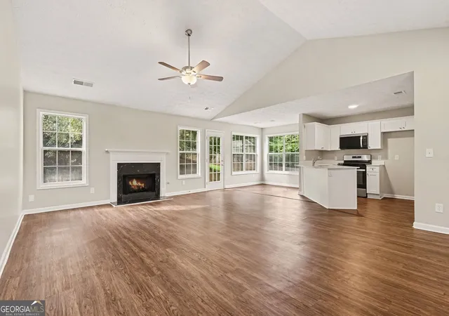 4th image of 740 Chatham Park Dr, Lawrenceville, GA 30046 | MLS# 10832105
