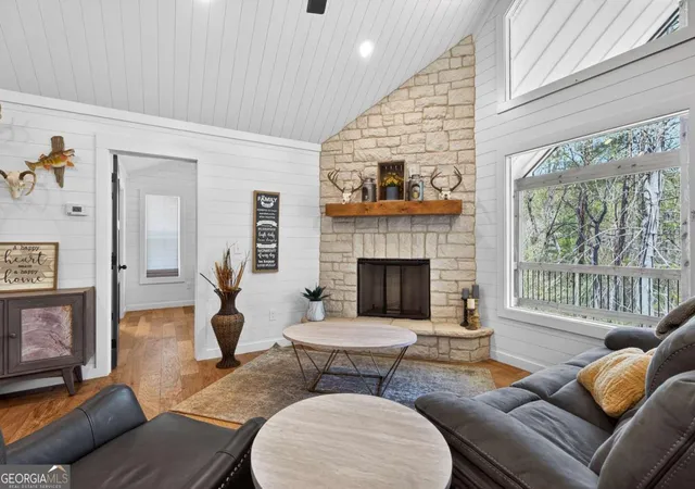 4th image of 54 Barbs Wy, Mineral Bluff, GA 30559 | MLS# 10781904
