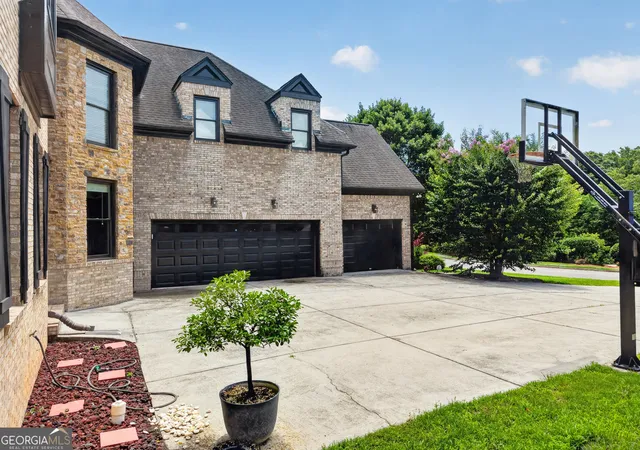4th image of 585 Settles Brook Ct, Suwanee, GA 30024 | MLS# 10779186