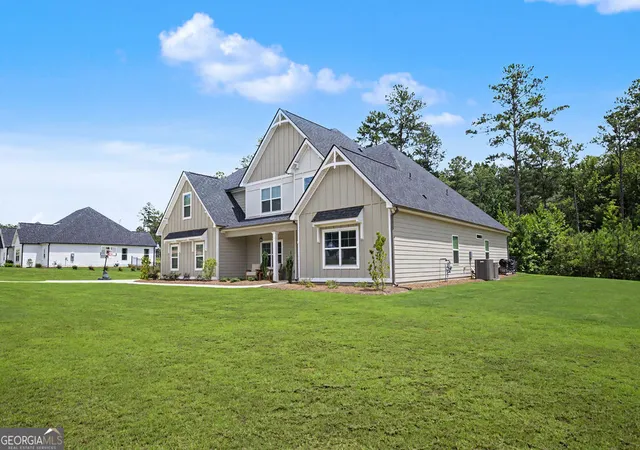 Photo 2 of Single family home for sale at 400 Atlantica Dr, Newnan, GA 30263 | MLS# 10778854 | Listing updated on 2026-09-18