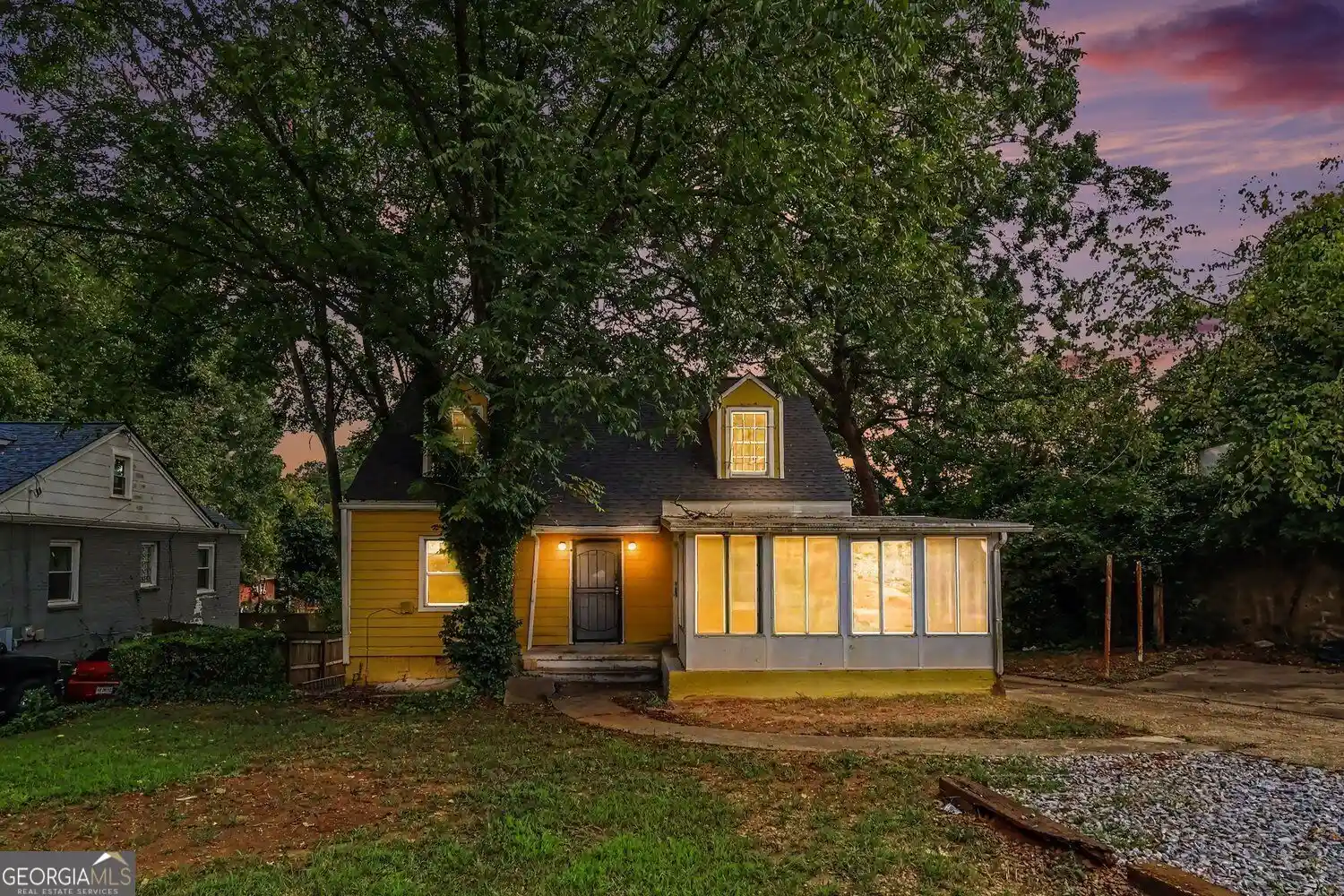 Photo 1 of Single family home for sale at 1239 Eastland Rd Se, Atlanta, GA 30316 | MLS# 10852706 | Listing updated on 2026-10-12