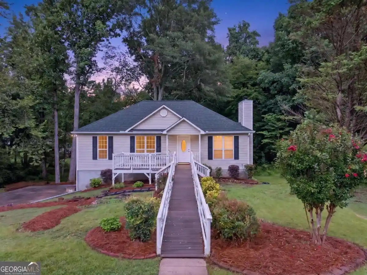 Photo 1 of Single family home for sale at 7015 Bannister Park Ln, Cumming, GA 30028 | MLS# 10807535 | Listing updated on 2026-10-10