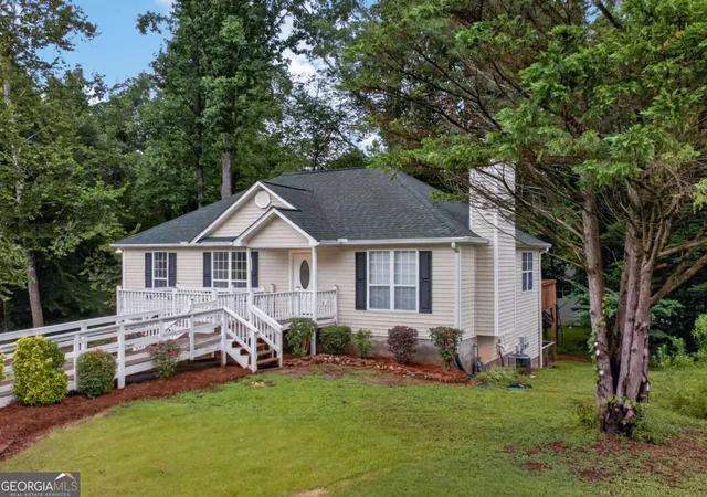 Photo 3 of Single family home for sale at 7015 Bannister Park Ln, Cumming, GA 30028 | MLS# 10807535 | Listing updated on 2026-08-23