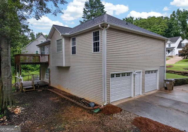Photo 4 of Single family home for sale at 7015 Bannister Park Ln, Cumming, GA 30028 | MLS# 10807535 | Listing updated on 2026-08-23