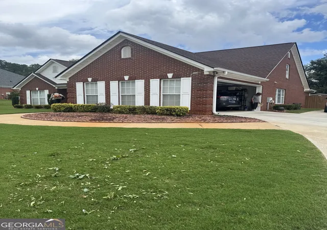Photo 2 of Single family home for sale at 103 Shadow Lake Dr, Conyers, GA 30094 | MLS# 10835663 | Listing updated on 2026-09-11