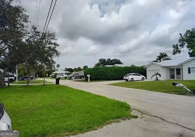 5th image of 996 Sw 29th Ter, Palm City, FL 34990 | MLS# 10832510