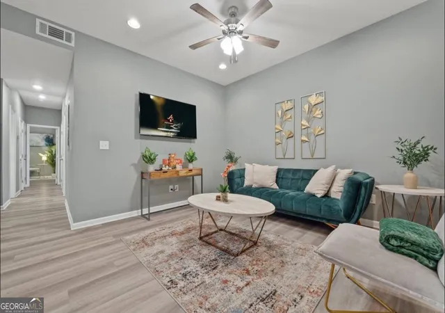 2nd image of 1891 Tremont Dr Nw, Atlanta, GA 30314 | MLS# 10818043