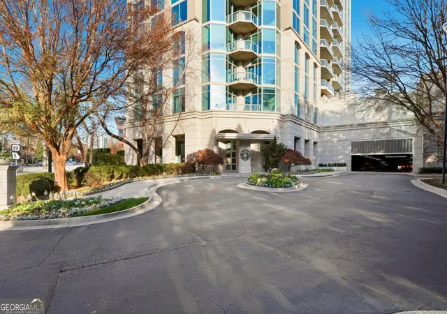 2nd image of 2795 Peachtree Rd Ne, Atlanta, GA 30305