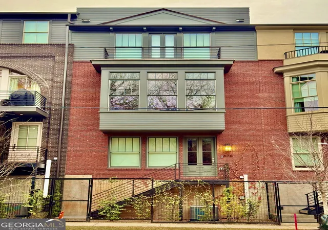 1st image of 676 Hank Aaron Dr, Atlanta, GA 30315 | MLS# 10667946