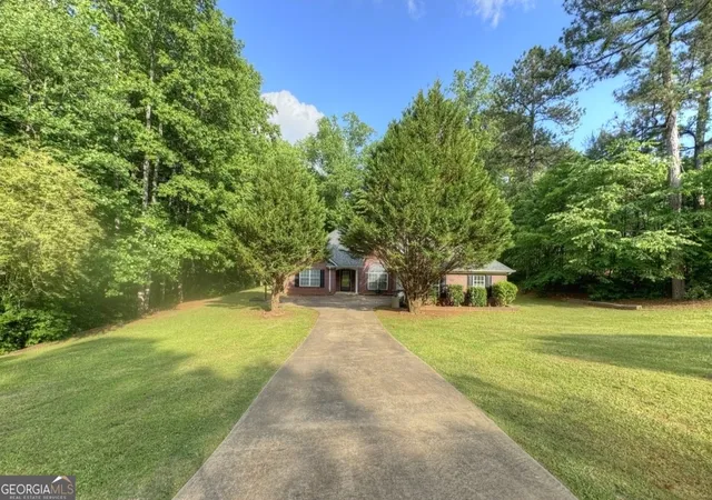 Photo 3 of Single family home for sale at 239 Old Pond Rd, Lagrange, GA 30241 | MLS# 10799152 | Listing updated on 2026-10-04