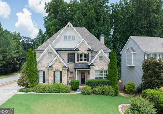 Photo 2 of Single family home for sale at 6905 Concord Brook Ln, Cumming, GA 30028 | MLS# 10828188 | Listing updated on 2026-08-30