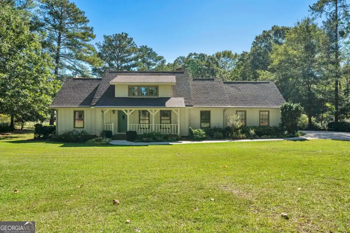 Photo 1 of Single family home for sale at 6620 New Hope Rd, Milner, GA 30257 | MLS# 10874344 | Listing updated on 2026-10-20
