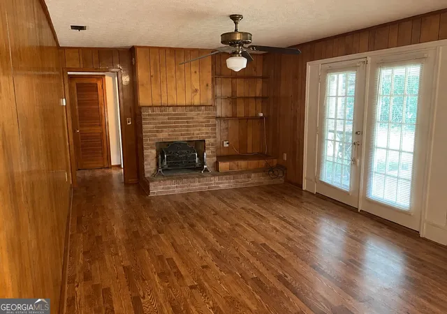 Photo 4 of Sale Pending at 2100 Ben Hill Ave, Waycross, GA 31503 | MLS# 10826451 | Listing updated on 2026-09-12