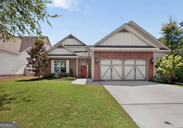Photo 1 of Single family home for sale at 711 Gittings Ave, Peachtree City, GA 30269 | MLS# 10832947 | Listing updated on 2026-08-27
