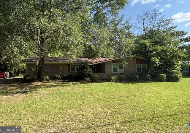 1st image of 152 Crest Dr, Cochran, GA 31014 | MLS# 10796554