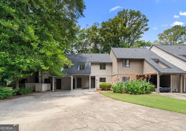 Photo 3 of Condo for sale at 922 Cedar Crk S, Marietta, GA 30067 | MLS# 10804384 | Listing updated on 2026-09-04