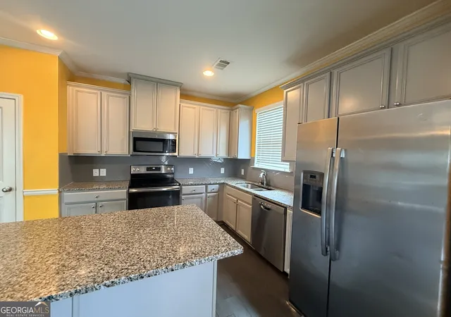 Photo 4 of Townhouse for sale at 2352 Rolling Trl, Lithonia, GA 30058 | MLS# 10813744 | Listing updated on 2026-08-10