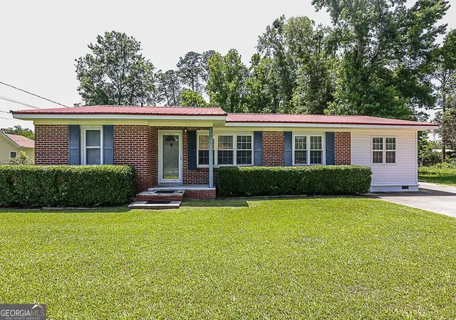 Homes for sale in Bloomingdale, GA | 7 Oak St, Bloomingdale, GA 31302 | MLS# 10781146